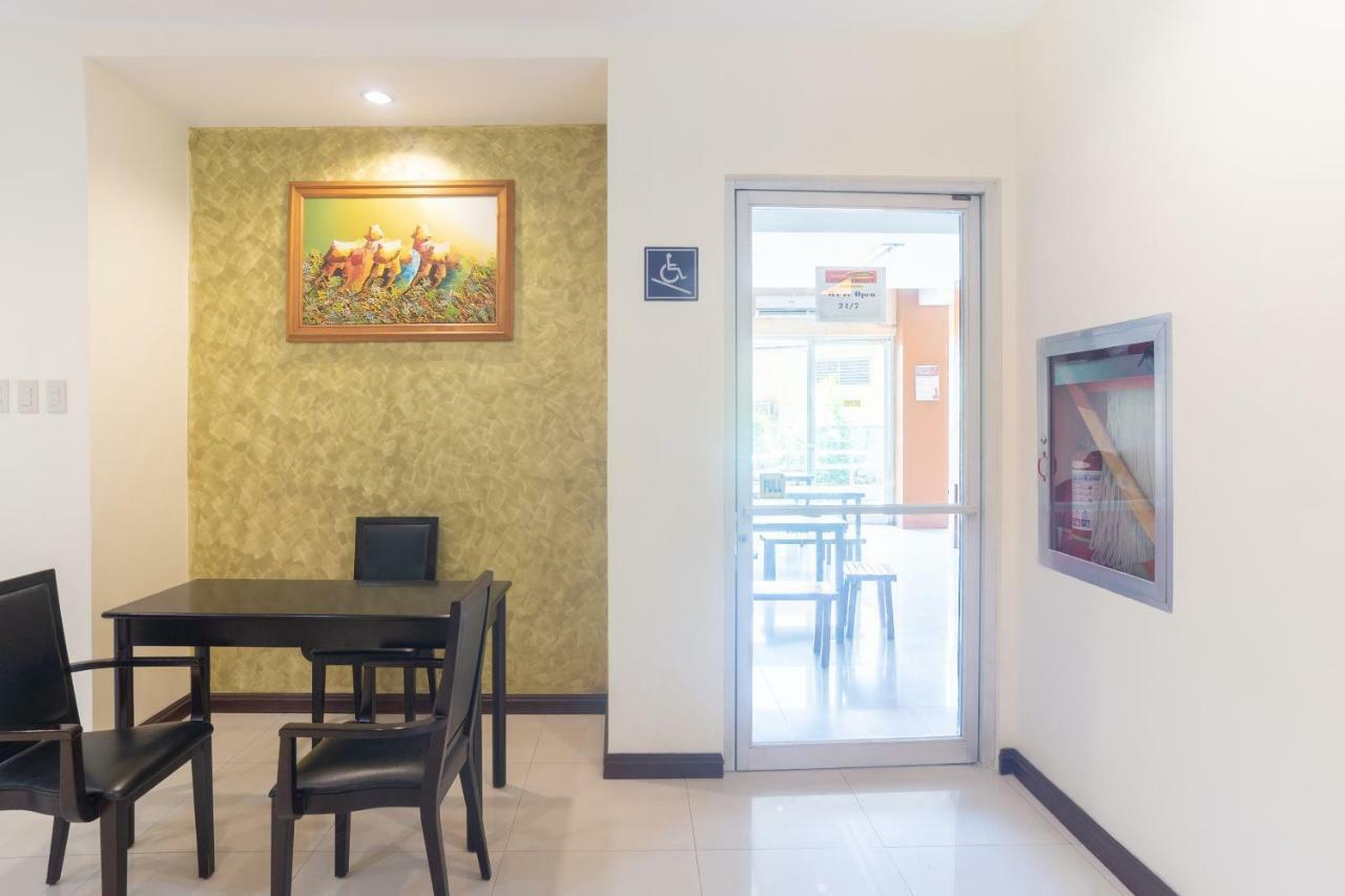 Oyo 187 The Maxwell Hotel Cebu Exterior foto